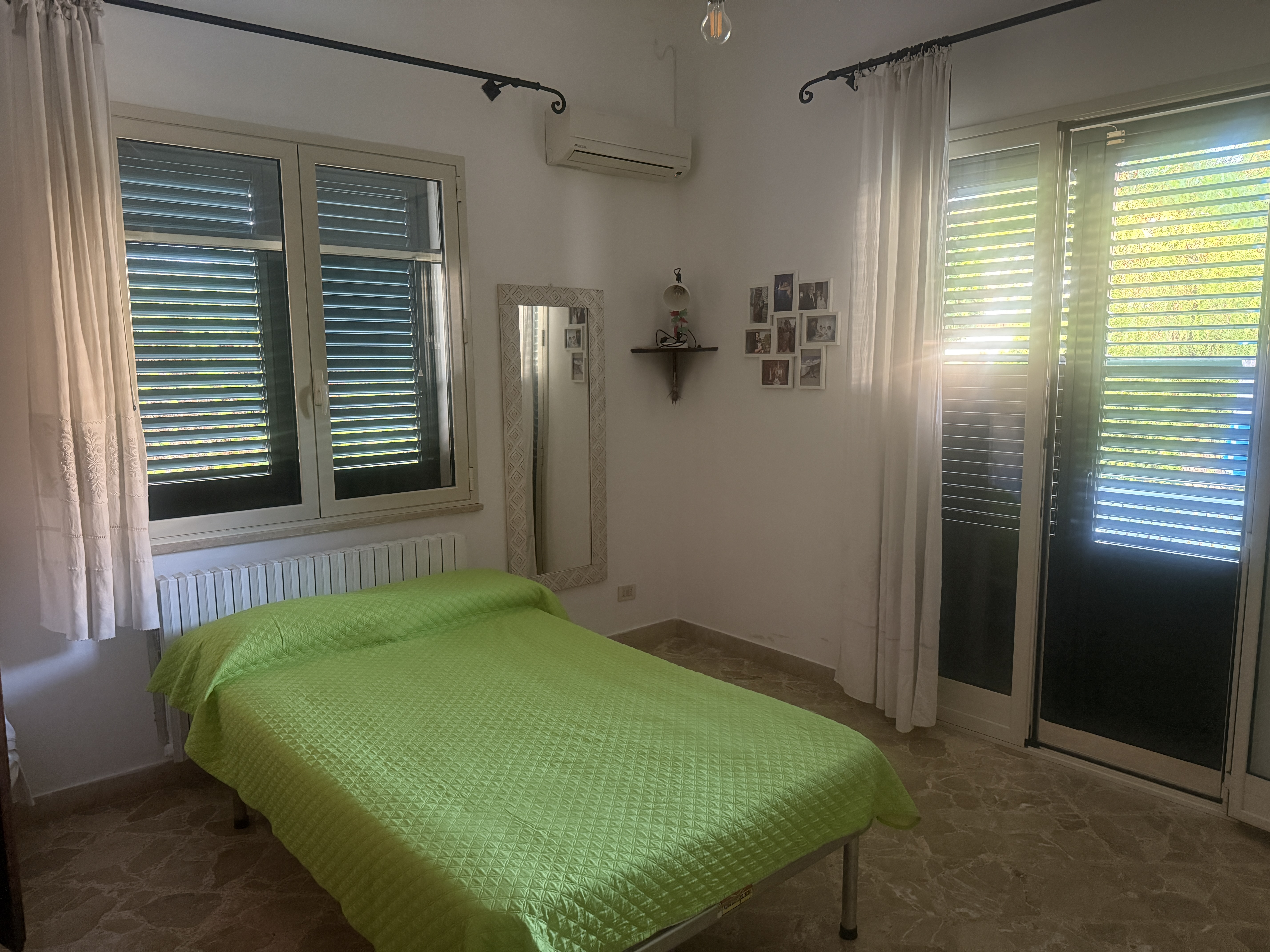 Camera della Casetta del Melograno