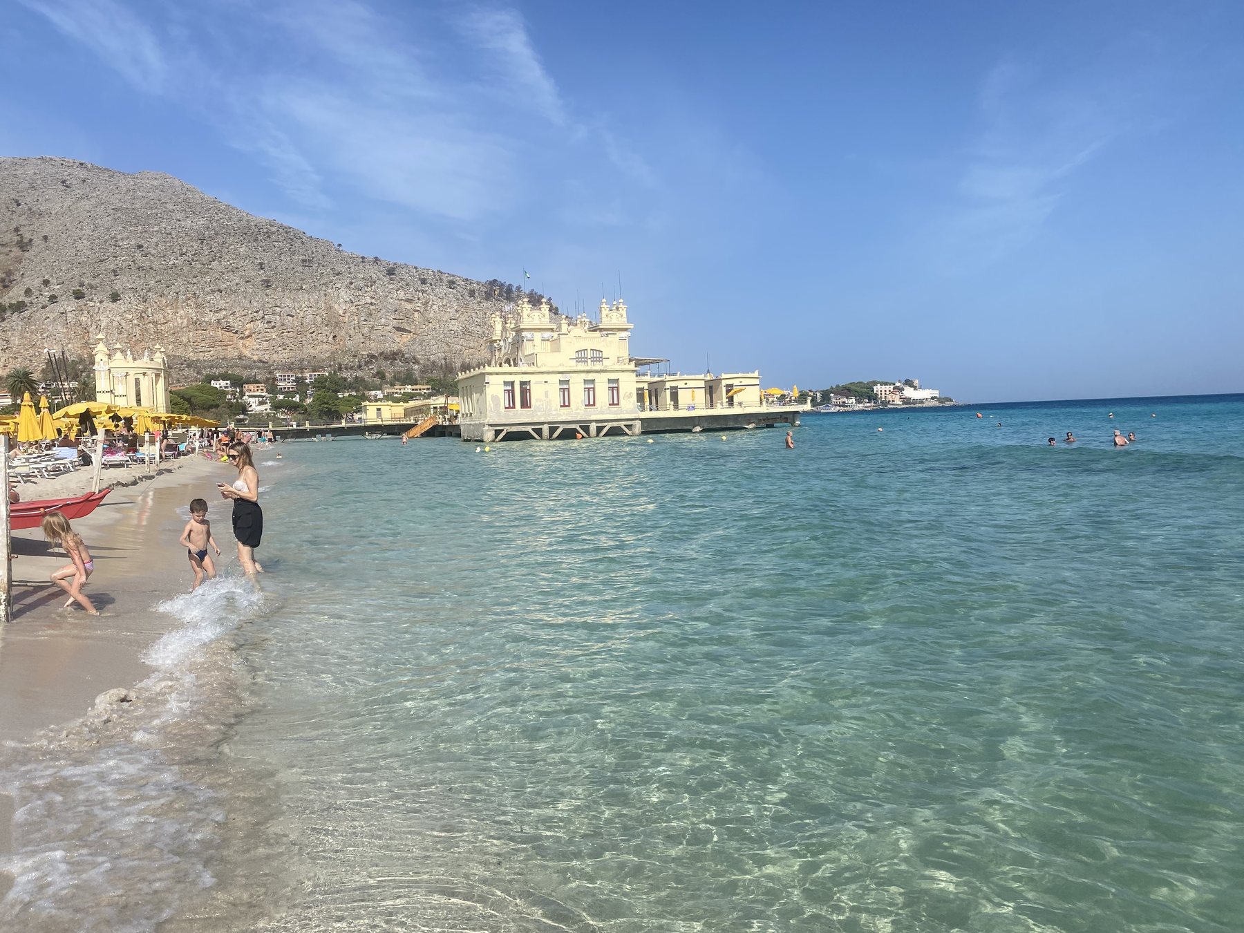 Mare e stabilimento balneare di Mondello